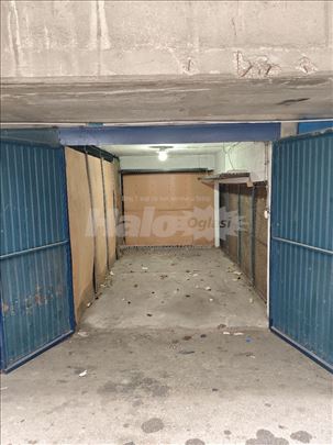 Izdaje se garaža u Bloku 61 