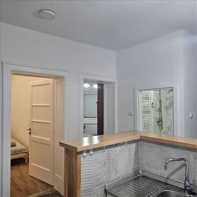 Izdaje se moderan dvosoban stan – Vračar