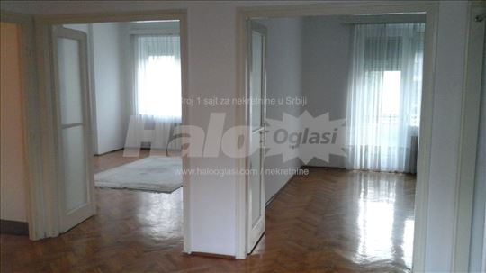 Izdaje se nenamesten stan 85m2- Centar grada