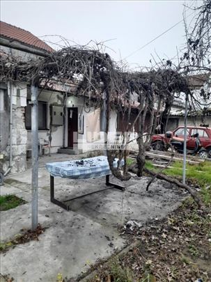 Kuća na placu od 5.14a, pogodno za investitore ID#