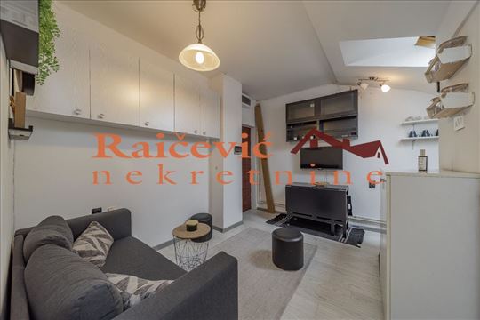 Namesten, sa parkingom, Carice Milice, 1.5, 35 m2