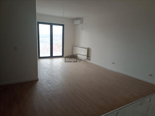 Novogradnja u centru, bez provizije