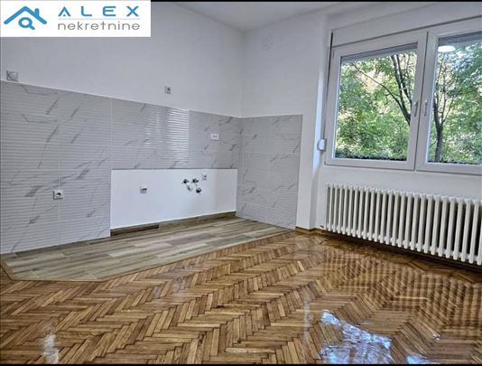 Odličan dvoiposoban stan na Grbavici