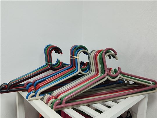 Plastične vešalice