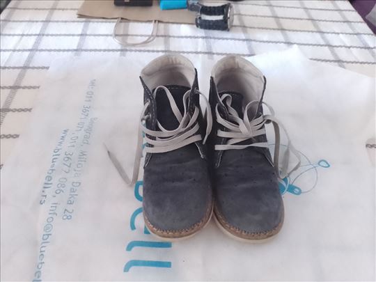 Plave kozne cipele sa uloskom