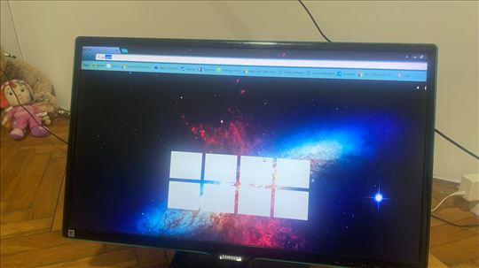 Prodajem monitor 24 inca 