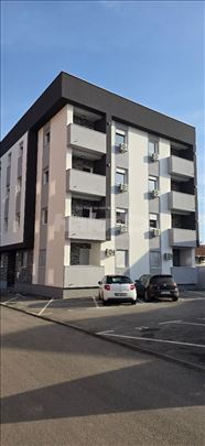 Prodajem stan na Altini