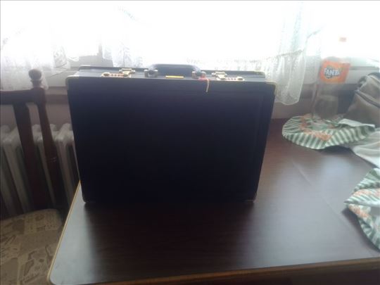 Solingen kofer sa priborom