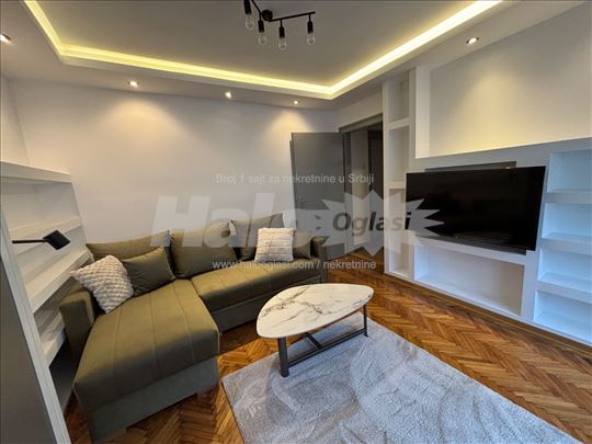 Strogi CENTAR, Francuska, prelep stan, renoviran 