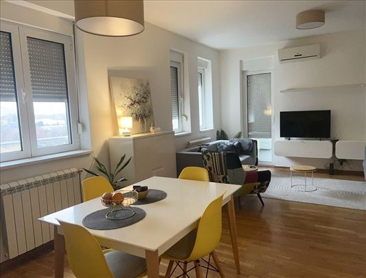 Trosoban Stan, Autokomanda, Novija Gradnja