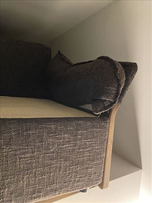 Ugaona garnitura i drugi nameštaj