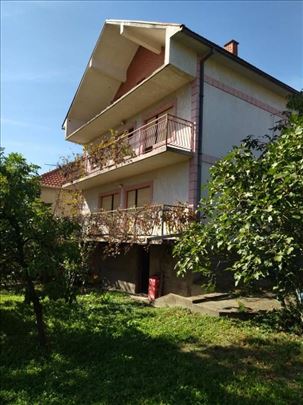 Beograd, Kaluđerica, 347m2,uknjižena, 7 ari placa