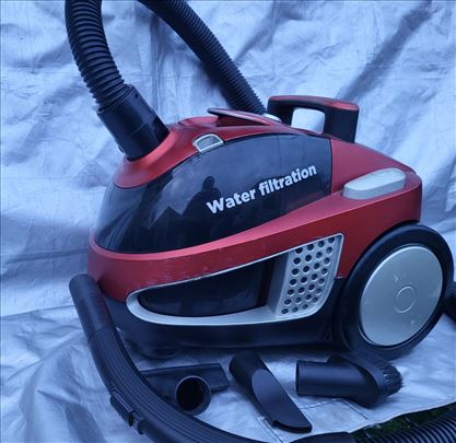 Gorenje usisivac vodeni filter 1800w