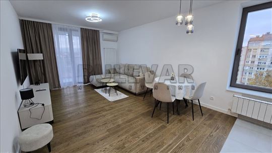 Izdaje se neuseljavan stan u novom kompleksu Plane