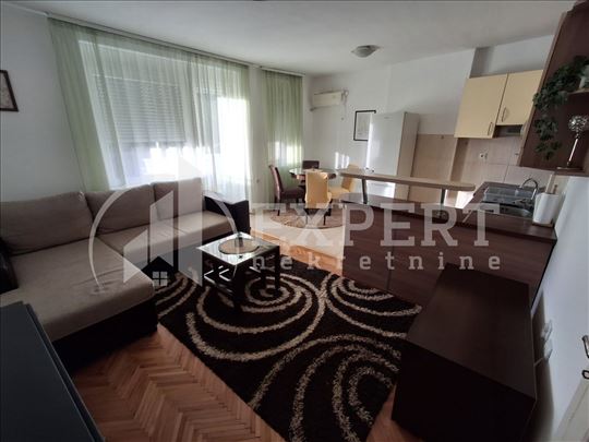 Izdaje se odličan stan u centru Niša, kod Filozofs