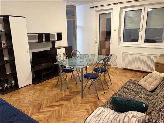 Izdaje se stan kod Tehničkih fakulteta!