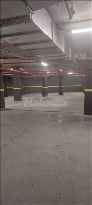 Izdajem garazno mesto Kisacka