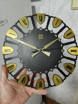 Junghans zidni sat Kovano gvožđe