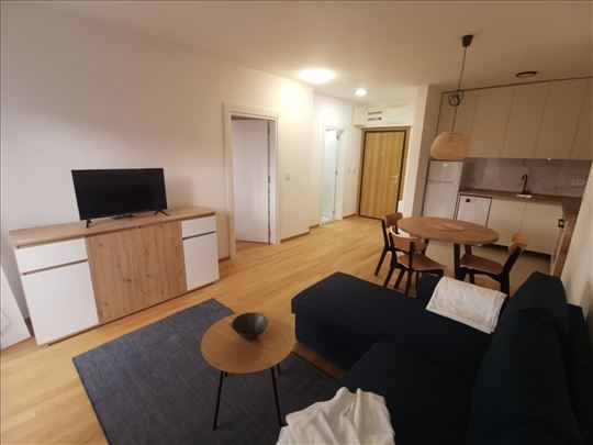 Mali udoban stan u novogradnji!