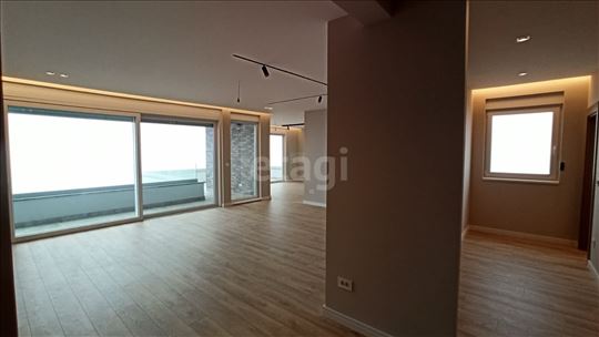 Na prodaju 4.0 luksuzan stan, Voždovac, Trošarina