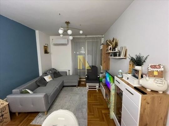 Na prodaju trosoban stan na Detelinari – garaža +