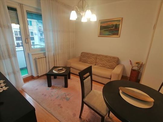 Namešten noviji jednoiposoban stan 34m2 