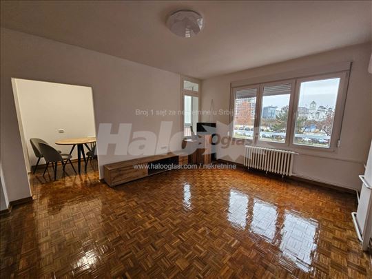 Novi Beograd,  Blok 30,  Trosoban  Komforan Stan  