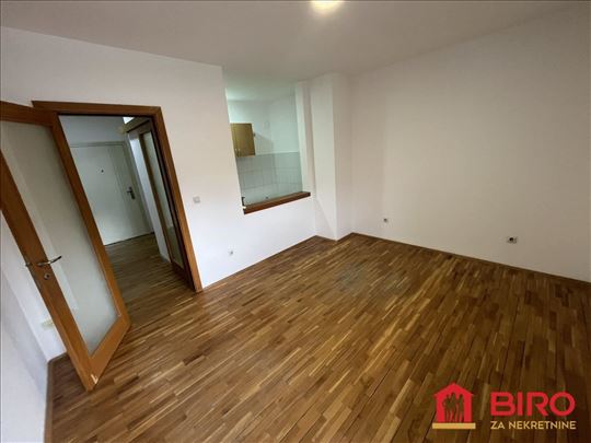 Stan,Novi Sad,Stanica,kv: 32.00, ID: 1012889