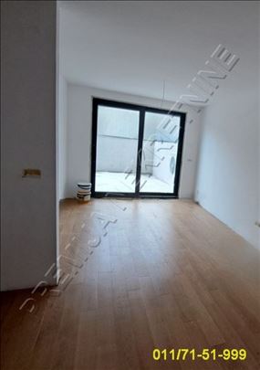 Ada mall.novo, 88m2, Pr/4,bašta 61m2,ostava, lift