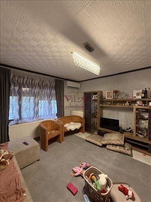 Becej, Novo selo, odlicna spratna kuca sa lokalom