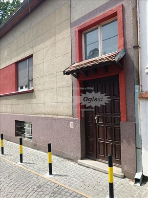 Izdajem namesten stan na Gardosu