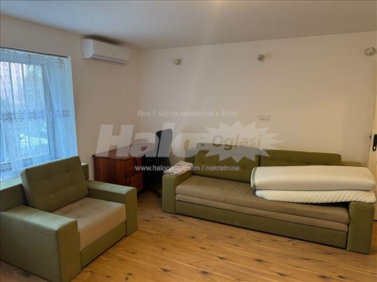 Izdajem namesten stan