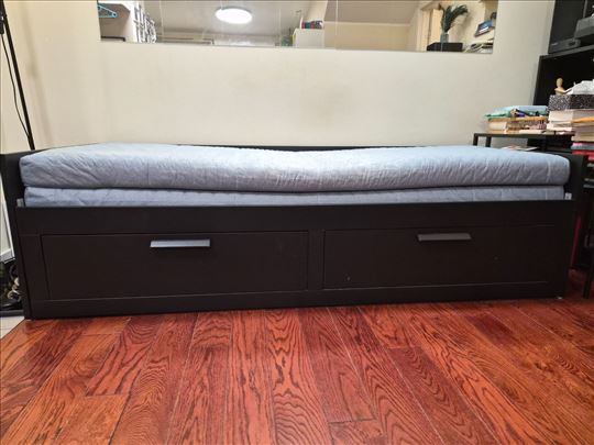 Krevet na razvlačenje sa dve fioke i dva dušeka