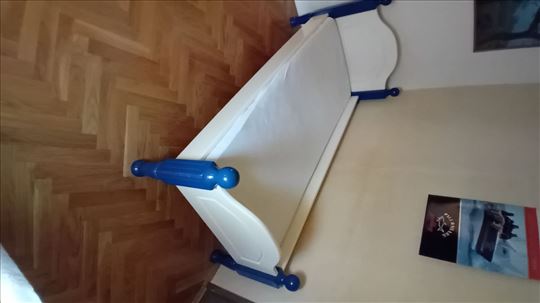 Krevet sa elastoflex daščicama i dušekom