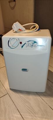 Kuhinjski bojler 8l.