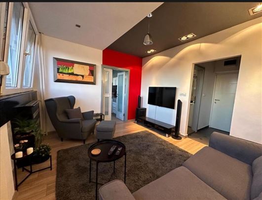 Lep stan sa Pogledom na hram Sv. Save