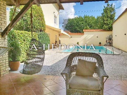 Medaković, izdavanje, kuća, 6.0, dvorište, bazen