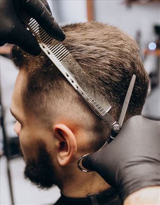 Musko frizer dolazi na adresu