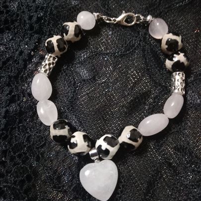 Narukvica rucne izrade od poludragog kamenja