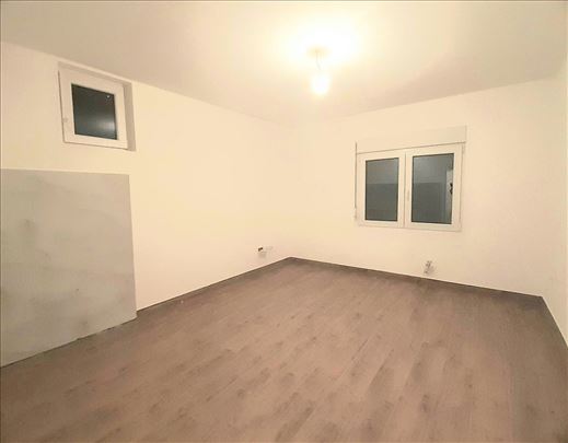 Nov, uknjižen, dvosoban stan u Krajiškoj ulici u Z