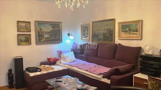 Odličan dvosoban stan