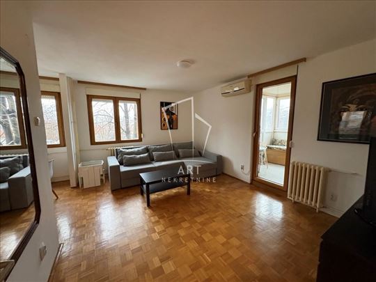 Renoviran i namešten stan ID#13453