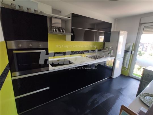 Stan epicentar Niša 75m2