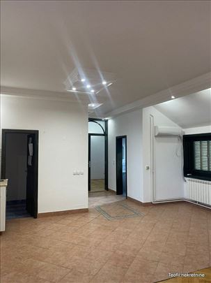 Centar Novog Sada, 260m2 na dva sprata, useljivo