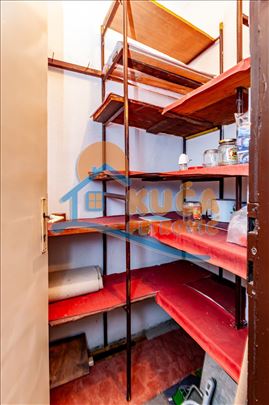 Deo kuće u blizini Doma zdravlja, 131m2