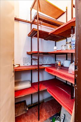 Deo kuće u blizini Doma zdravlja, 131m2