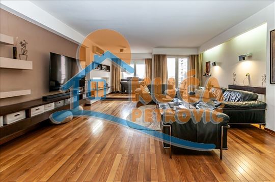 Izdaje se nov, lux, četvorosoban stan kod Doma Zdr