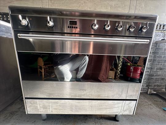 Profesionalni sporet na plin Smeg sa XXL rernom 