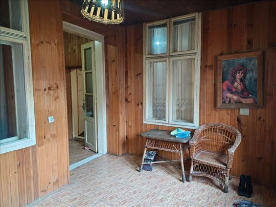 Trosoban stan u širem centru Vršca