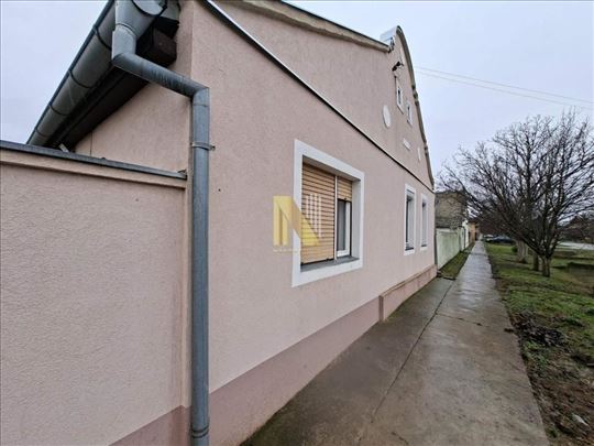 Uknjižena kuća u Gospođincima